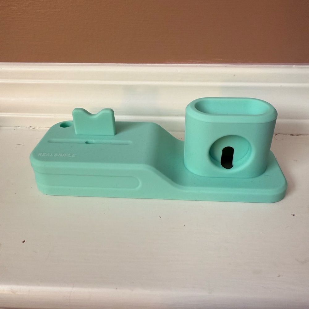 Real Simple 3-in-1 Mint Silicone Charging Station, Phone, Apple Watch & Air Pods